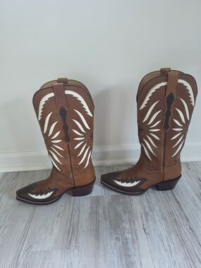 Brown Tecovas